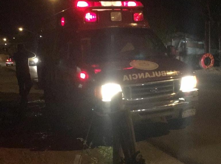 Acuchillan a una joven en el cuello
