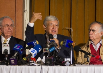 López Obrador pone a consulta dos opciones sobre nuevo aeropuerto