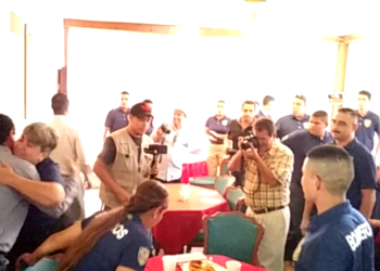 Celebran el día del bombero con misa y desayuno