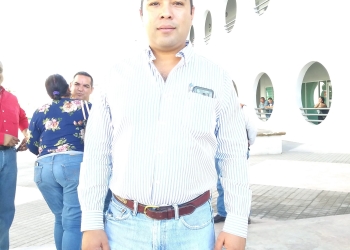 Continúan con la entrega de apoyos escolares