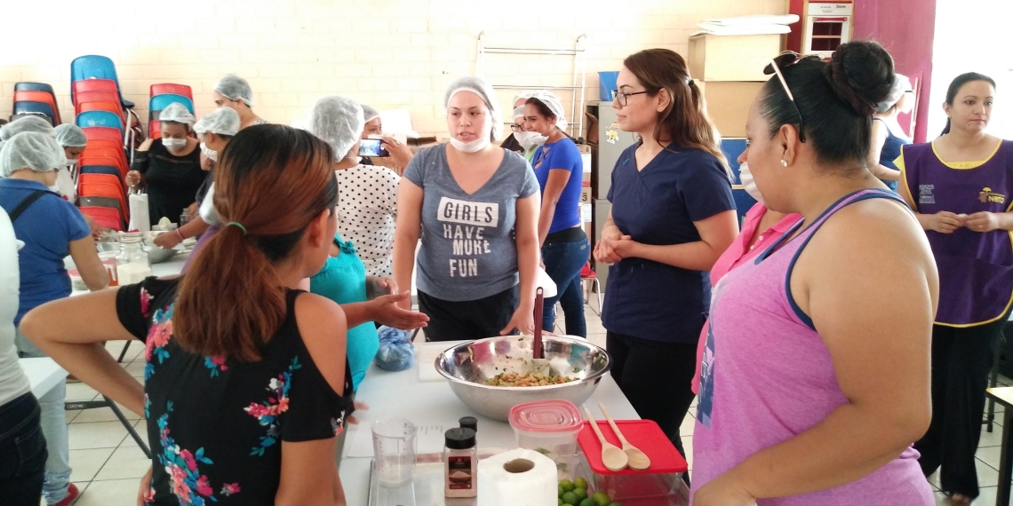 Fundación “Amigos de Neto” imparte en jardín de niños talleres de alimentación