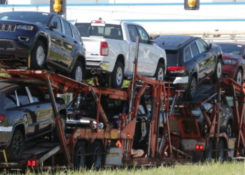 Profeco alerta sobre fallas en 122 mil autos