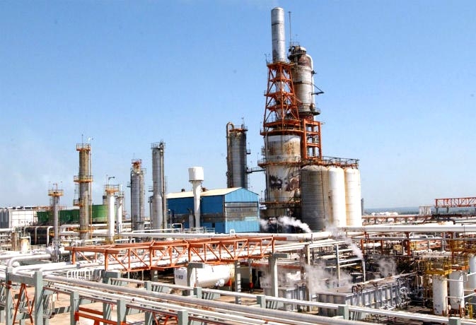 López Obrador afirman que sí alcanzará para refinerías