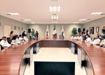 Chóferes de taxi piden concesiones
