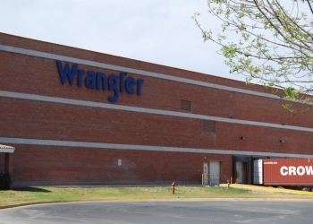 Cierran empresas Wrangler y Dickies en Norte de Coahuila