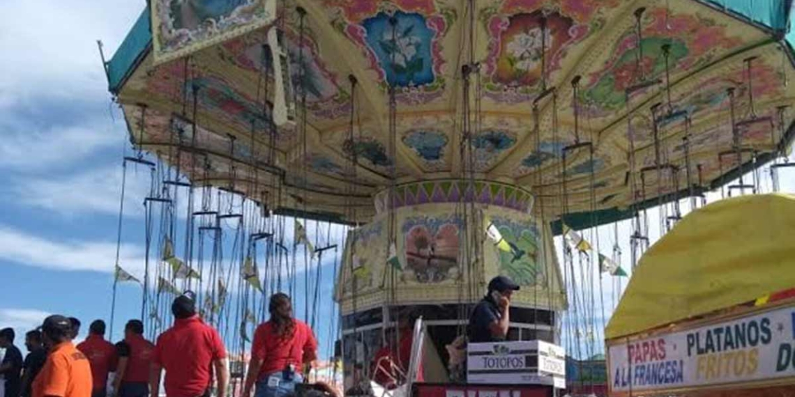 Deja 11 heridos accidente en juego mecánico de feria