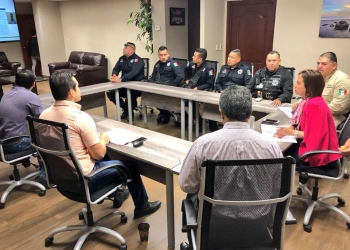 Se reúne alcaldesa con elementos policíacos