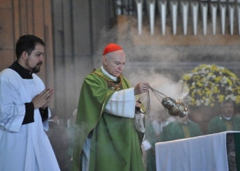 Cardenal encabeza oración colectiva en Catedral por el papa Francisco