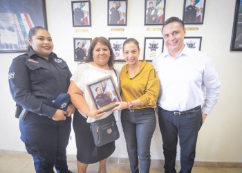 Reconocen a policía del mes