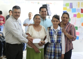 Premia el DIF Acuña a ganadores del concurso “Carta a mi abuelita o abuelito”