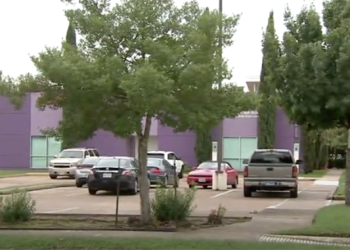 Maestra presuntamente violó a cuatro niñas en kínder de Texas