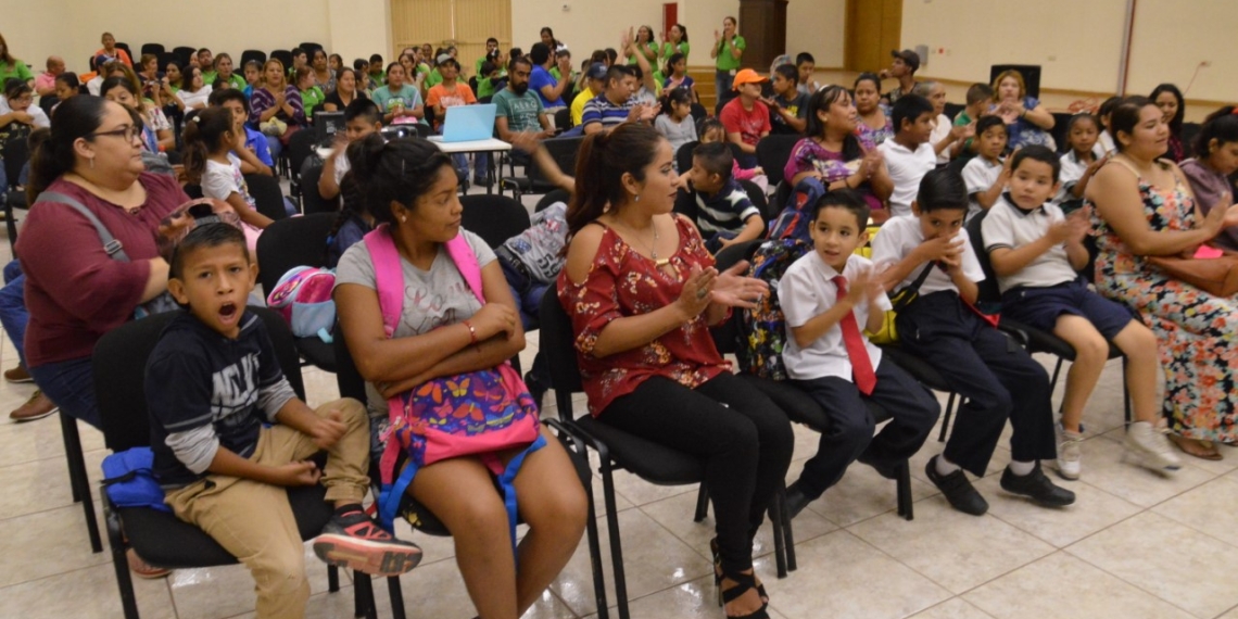 Estudiantes de Educación Especial viven la magia del cine