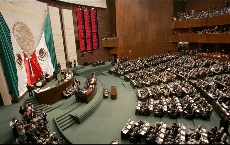 Chocan las tres principales fuerzas en el Congreso por sexto informe