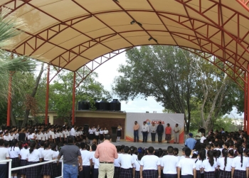 Dotan de malla sombra a secundaria Luis Donaldo Colosio