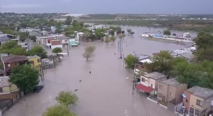 Caos por intensa lluvia en Piedras Negras