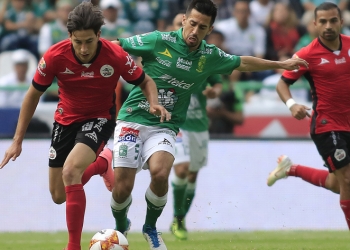 Lobos derrota al León y arruina la presentación de Nacho Ambriz