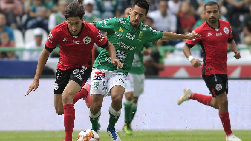 Lobos derrota al León y arruina la presentación de Nacho Ambriz