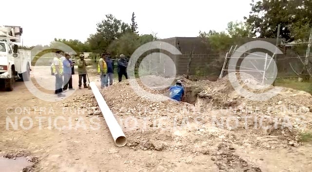 Colapsan dos tanques elevados en Nava, dejando sin servicio de agua potable a 5 colonias