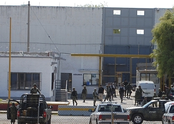 Recapturan a uno de los 132 reos fugados del Cereso en 2012