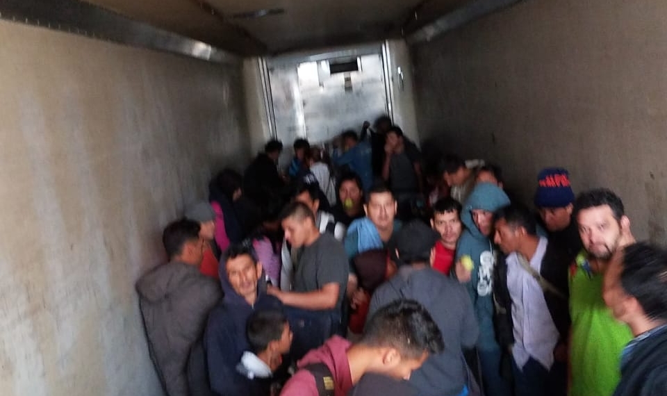Aseguran a 157 migrantes