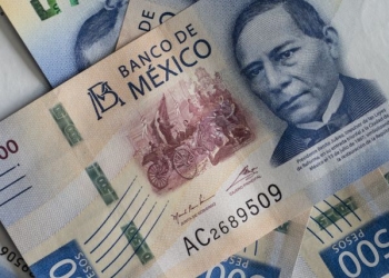 El dólar sube a 19.70 pesos en bancos