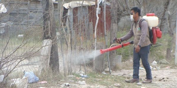 Falsos fumigadores saquean 3 empresas