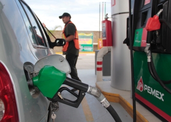 Morena en el senado dice no a bajar la gasolina