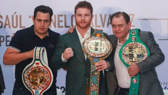 Recibe ‘Canelo’ Álvarez cinturón verde y oro del Consejo Mundial de Boxeo