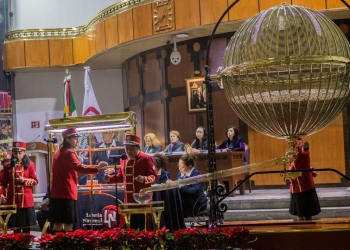 Agencia expendedora de Monclova vende serie ganadora del Sorteo de Diez