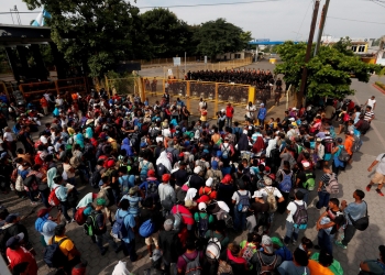 Llegan dos mil 500 centroamericanos a frontera México-Guatemala