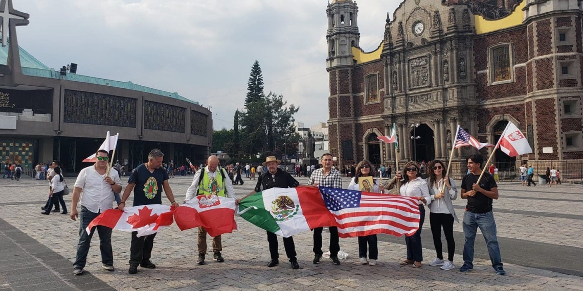 Polaco llega a la Basílica de Guadalupe tras cinco meses de peregrinación