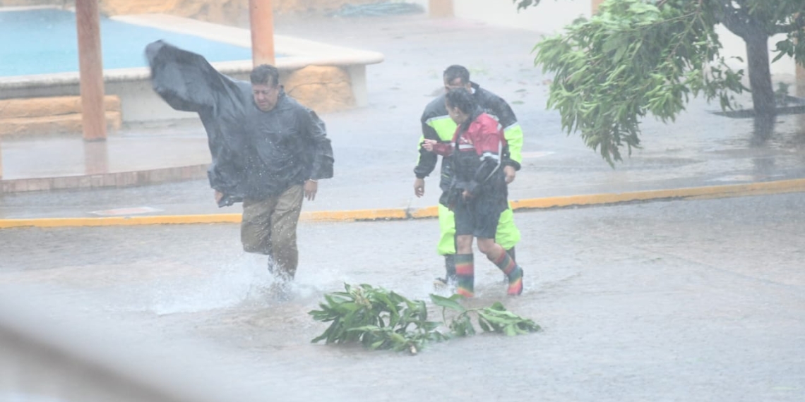 Willa se degrada a depresión tropical y provoca lluvias en diferentes estados