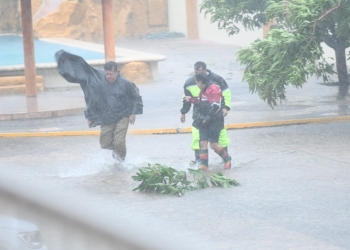 Willa se degrada a depresión tropical y provoca lluvias en diferentes estados