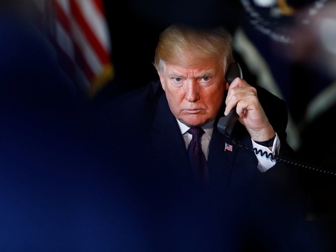 Migrantes que nos pidan asilo se quedarán en México: Trump