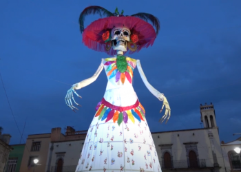 México recibe récord Guinness por la catrina más alta del mundo