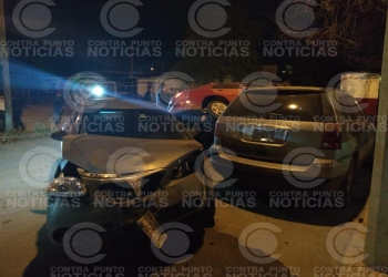 Mujer descontrolada provoca percance vial