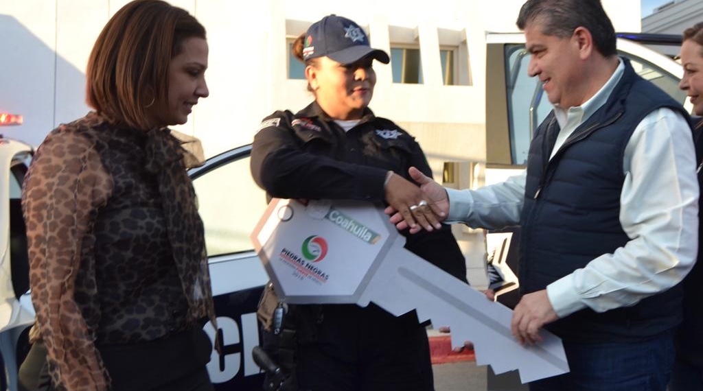 Equipan Seguridad Pública de Piedras Negras