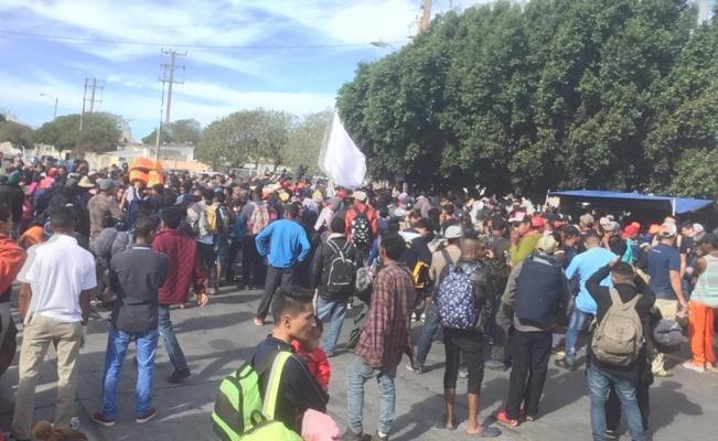 Alcalde de Tijuana declara crisis humanitaria por migrantes