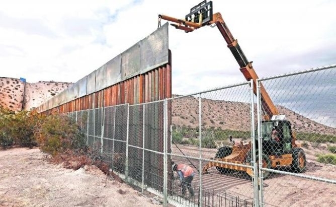 Construcción de muro de la frontera entre McAllen y Reynosa