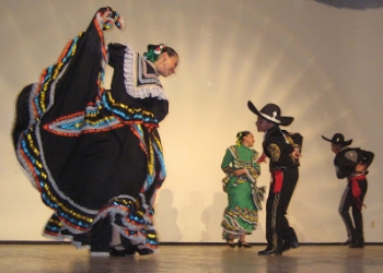 Grupo Quetzal se prepara para asistir al festival Internacional Santa Lucia