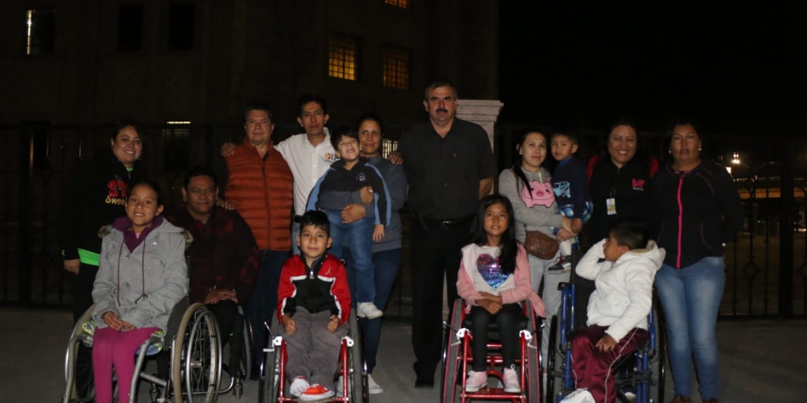 Seis menores discapacitados viajan a la Ciudad de México y reciben “Sillas Activas”