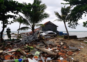 Van 222 muertos en Indonesia tras tsunami