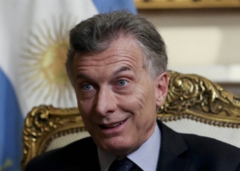 Pese a crisis, presidente de Argentina se sube el sueldo