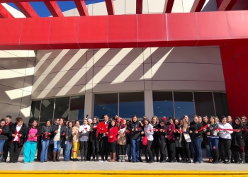 Participan 50 emprendedoras en bazar
