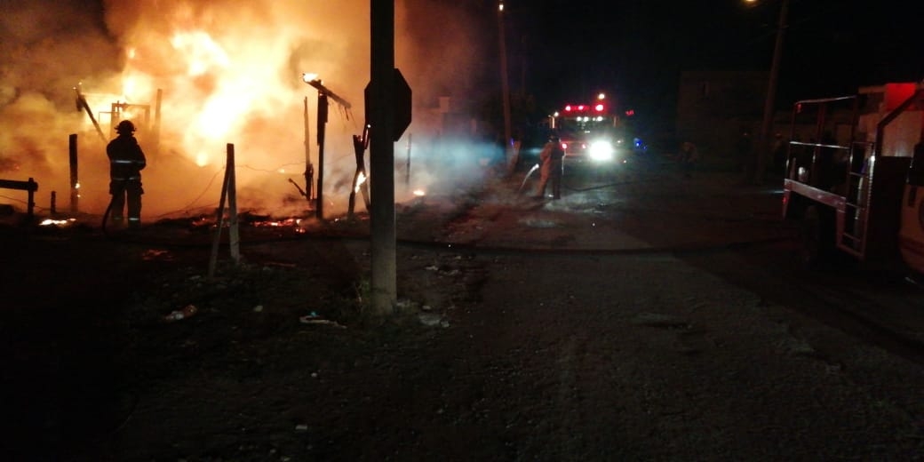 Desconocen causas de incendio en la colonia Venustiano Carranza