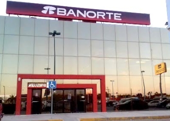 Festejan día del empleado bancario