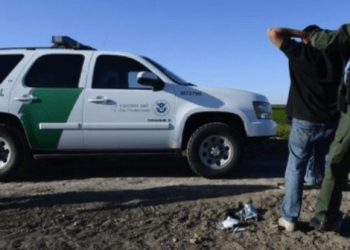 Encendido de Pino Navideño e inauguración de Pista de Hielo en Piedras Negras