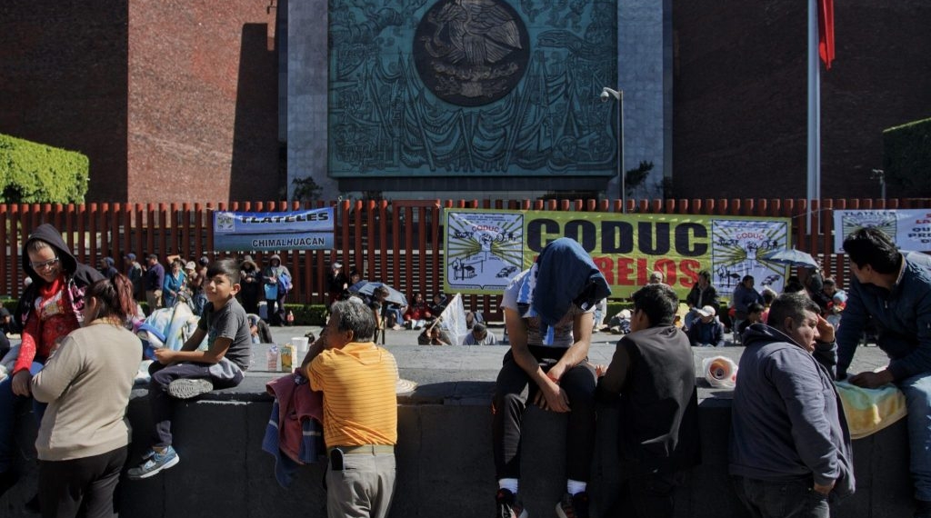 Manifestantes bloquearon salidas del Congreso