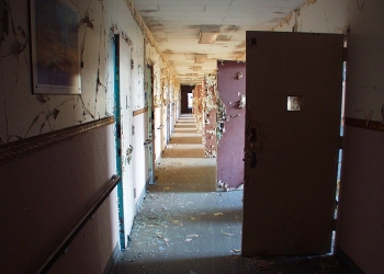 Habría 250 hospitales abandonados en México
