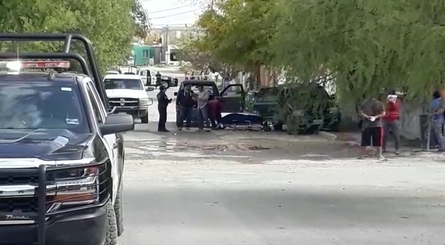 Lo encuentran muerto dentro de vehículo